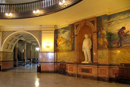 Statue of William Allen White in the Kansas State Capitol