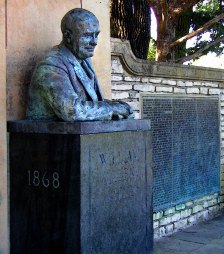 Sculpture of William Allen White